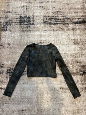 Lululemon Women's Long Sleeve Cropped Top